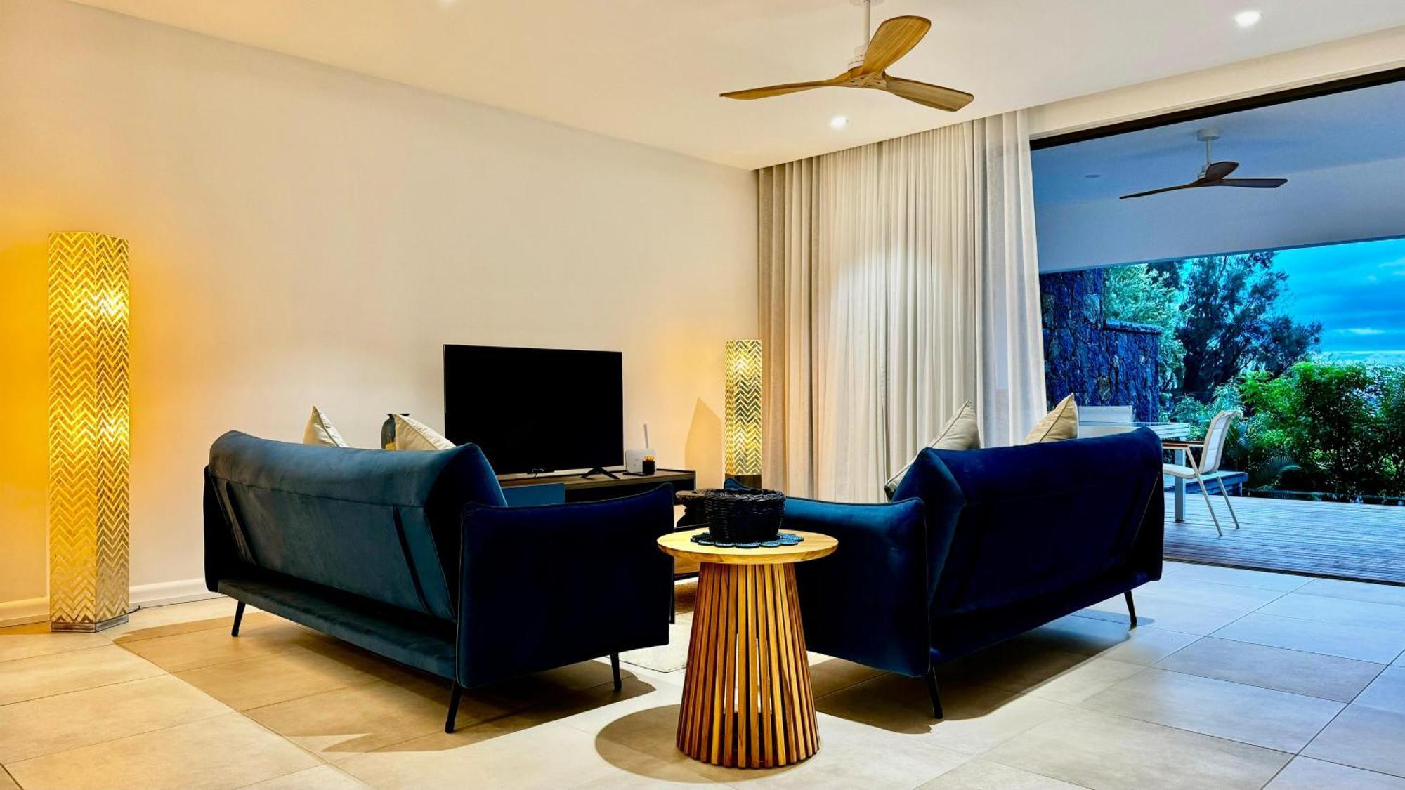 Appartement De Luxe Piscine Et Vue Mer Rivière Noire Kültér fotó