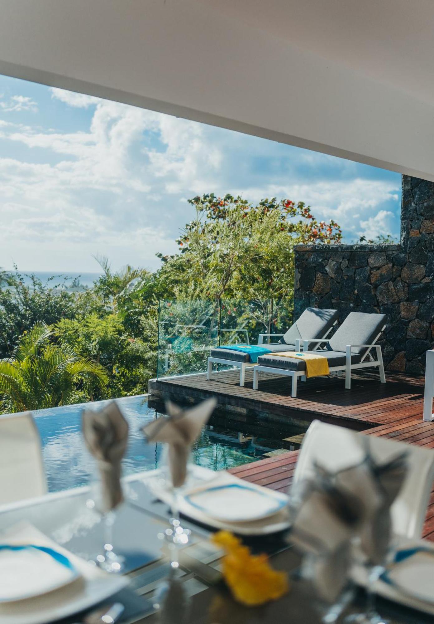 Appartement De Luxe Piscine Et Vue Mer Rivière Noire Kültér fotó